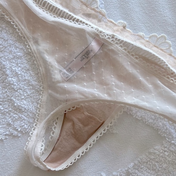 Victorias Secret Embroidered Set - Picture 7 of 8